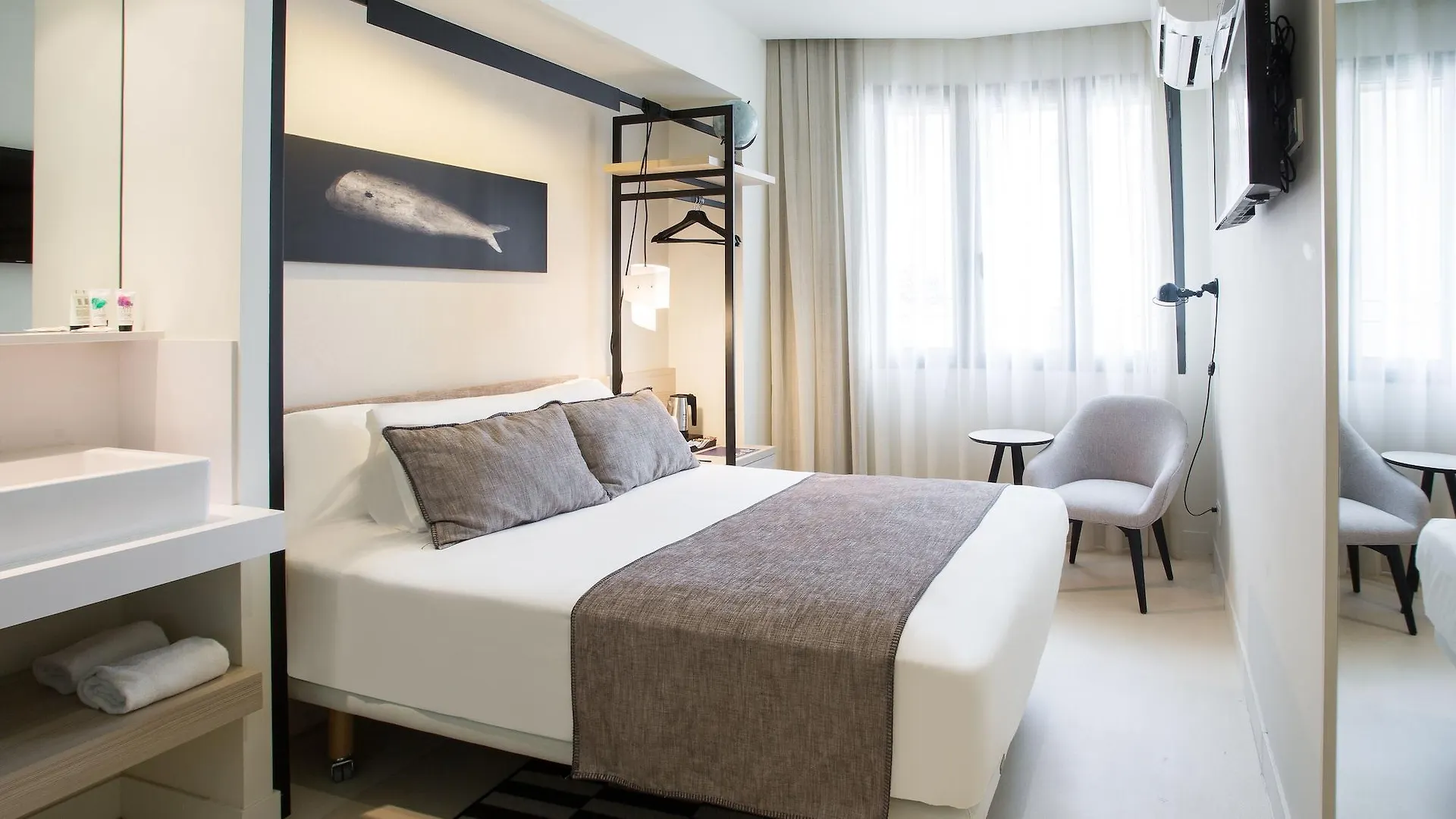 ***  Hotel Denit Barcelona Spain